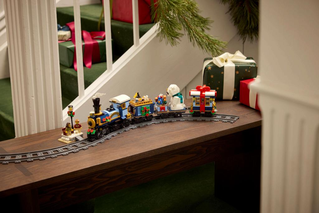 Конструктор Lego 10361 ICONS Праздничный экспресс