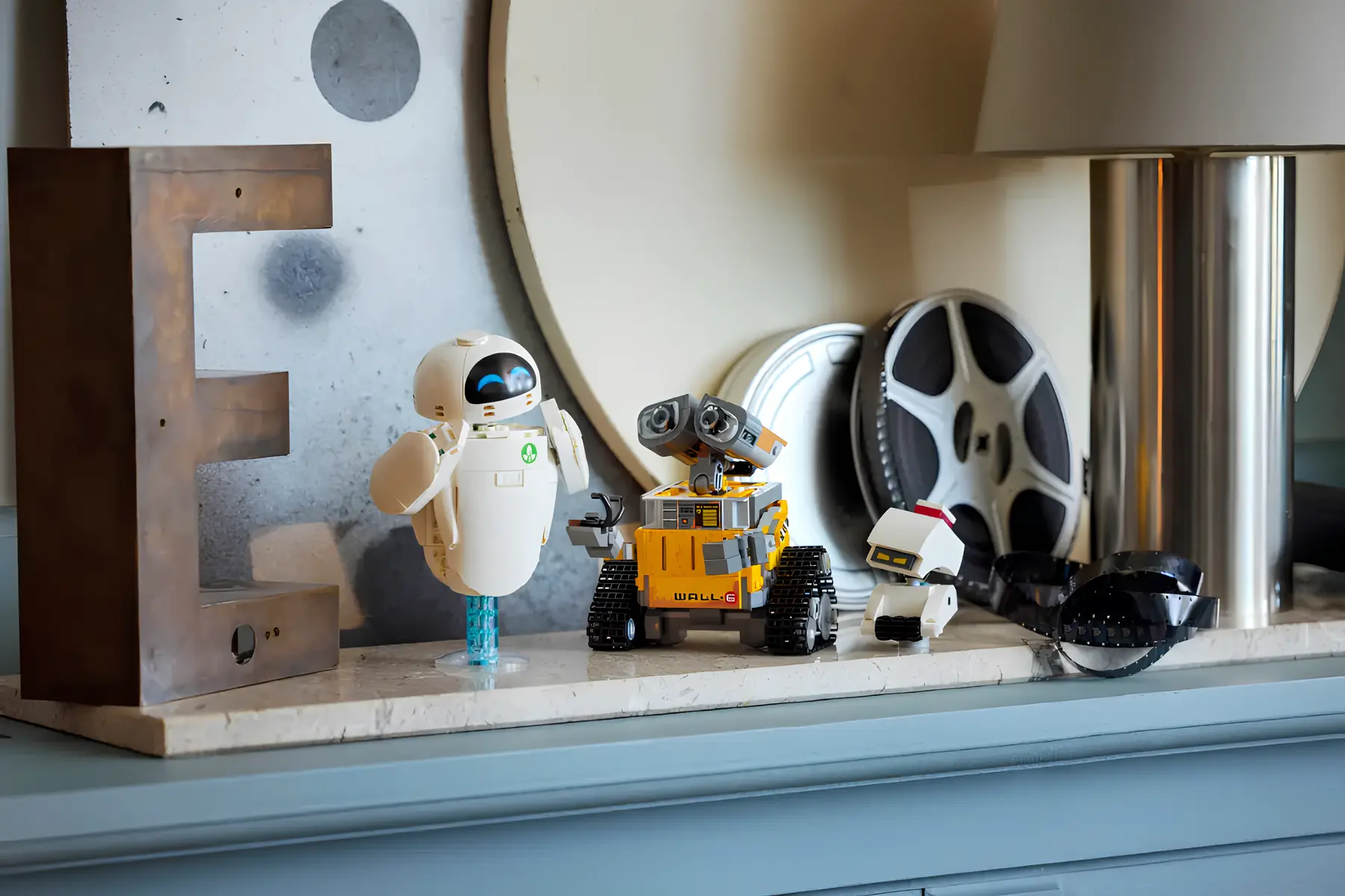 Конструктор Lego 43279 Disney ВАЛЛ-И и ЕВА