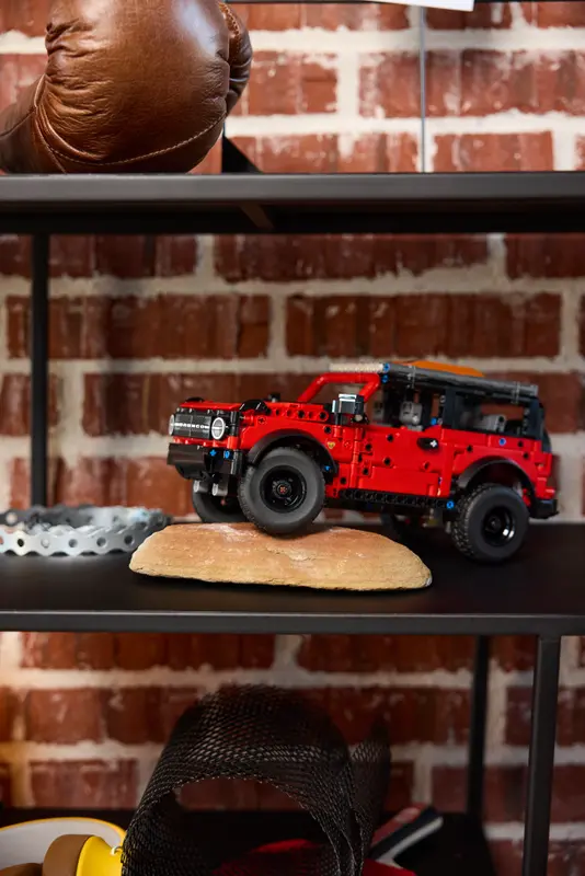 Конструктор Lego 42213 Technic Внедорожник Ford Bronco