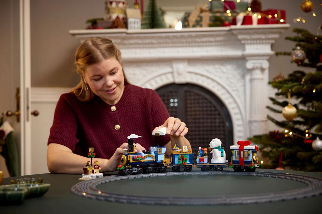 Конструктор Lego 10361 ICONS Праздничный экспресс